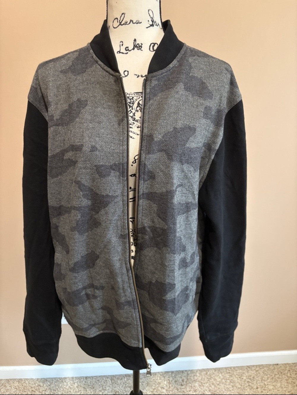Banana Republic Heritage Camouflage Jacket - size XL